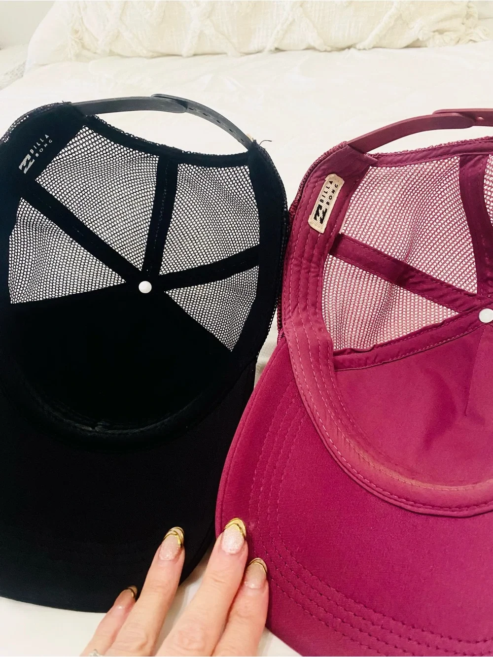 Billabong Trucker Hats Vintage ⭐️ Pink/ Black Set (2)